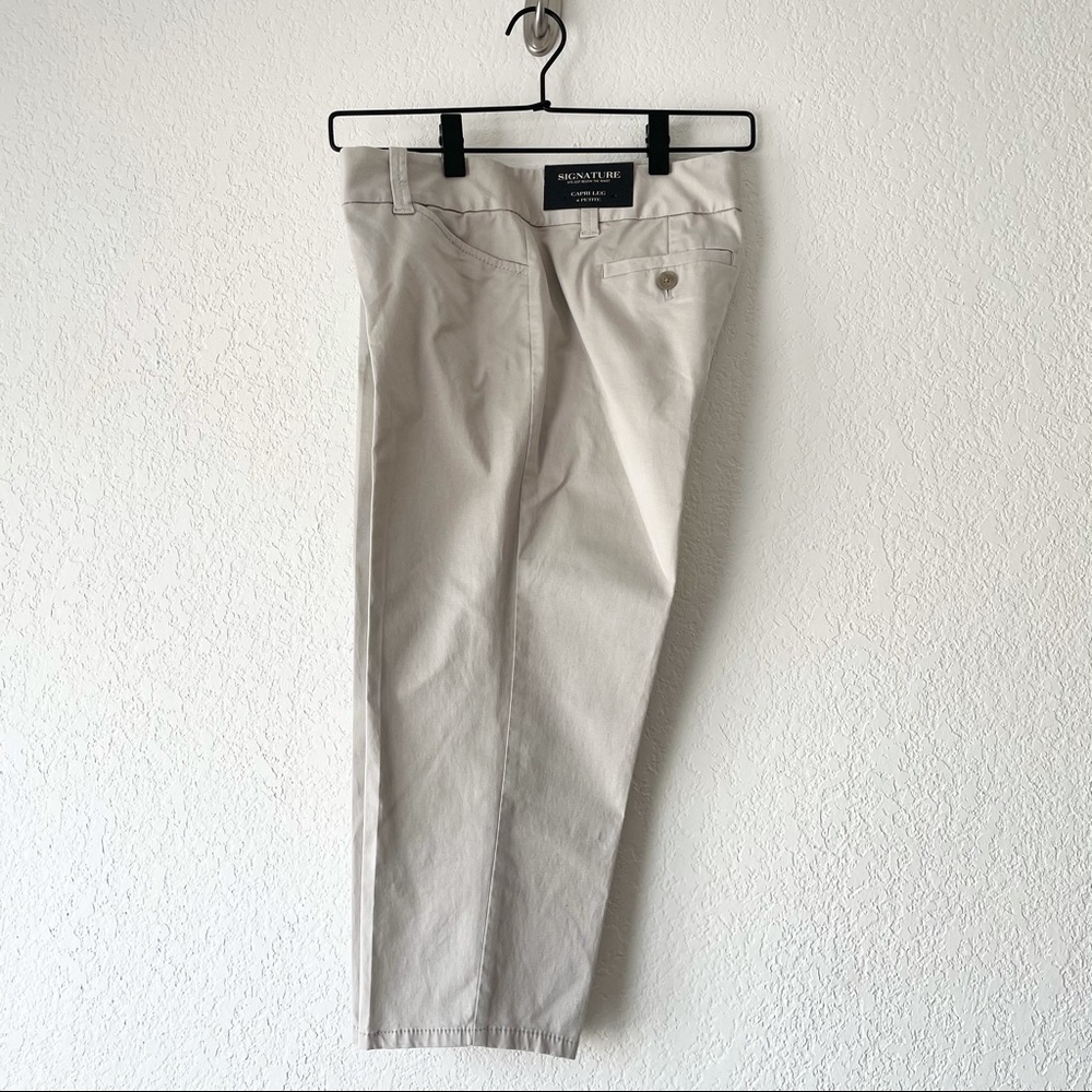 Ann Taylor Signature Capri Pants Size 4 Petite